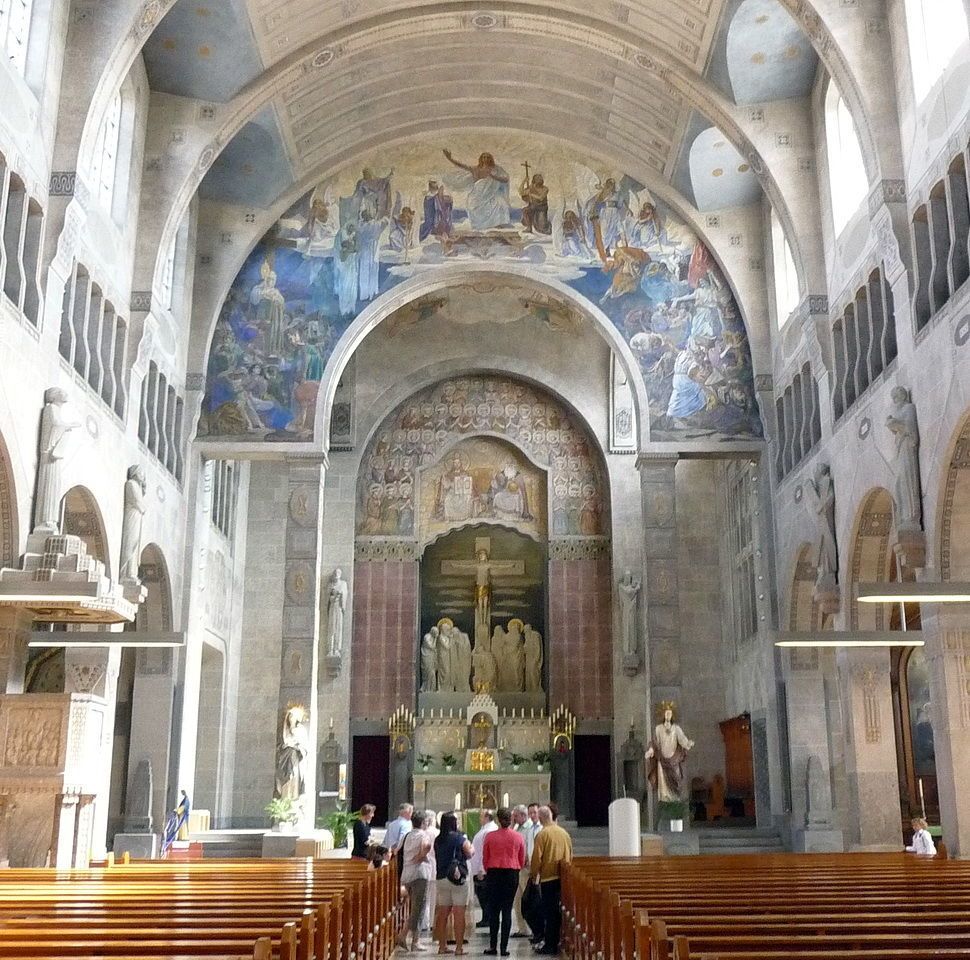 Interior_of_St._Georg_(Hockenheim)_01 (1).jpg