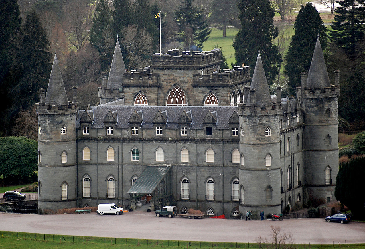 Inveraray_Castle_from_above.jpg