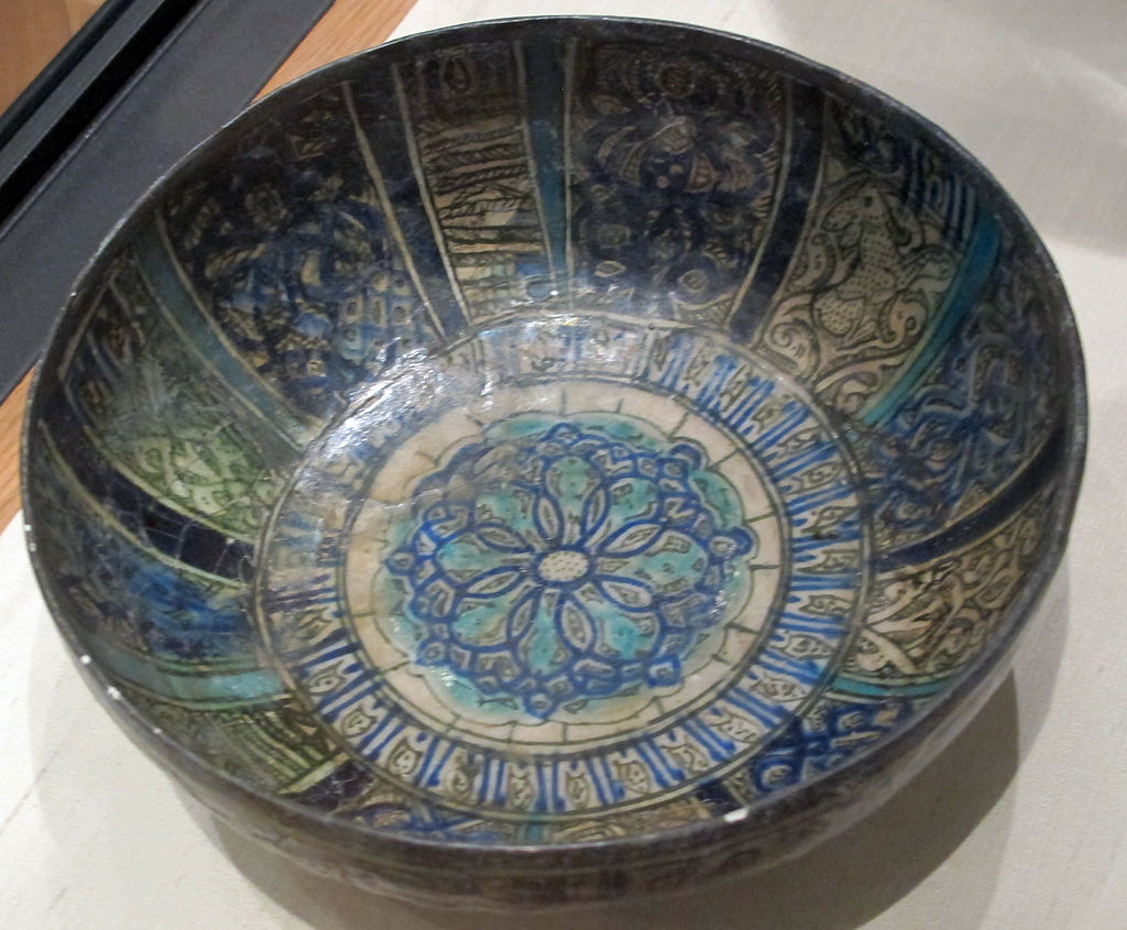Iran,_ceramica_invetriata_di_tipo_sultanabad,_xiv_sec._02.JPG