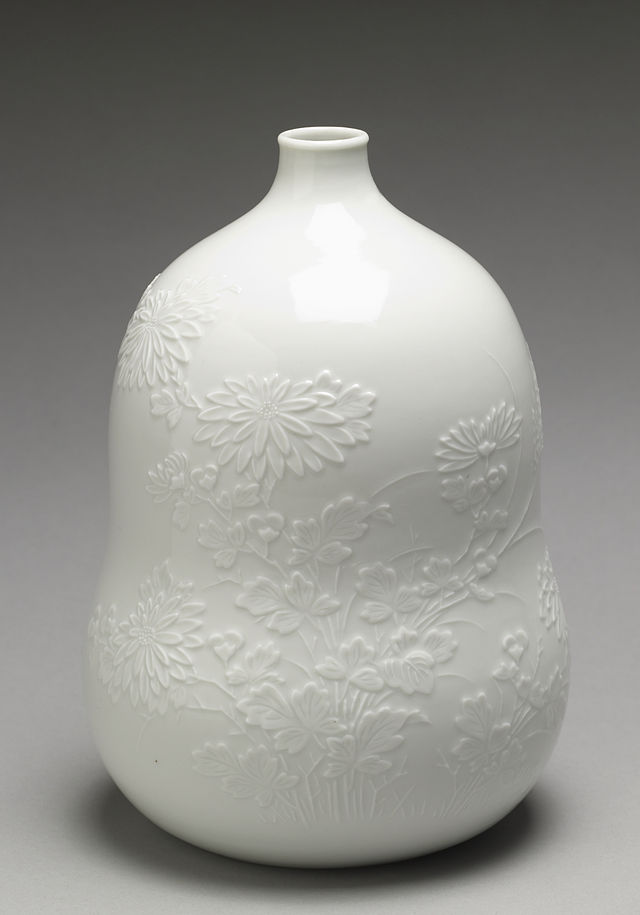 Japanese_-_Sake_Bottle_(-Tokkuri-)_with_Chrysanthemums_-_Walters_491762.jpg