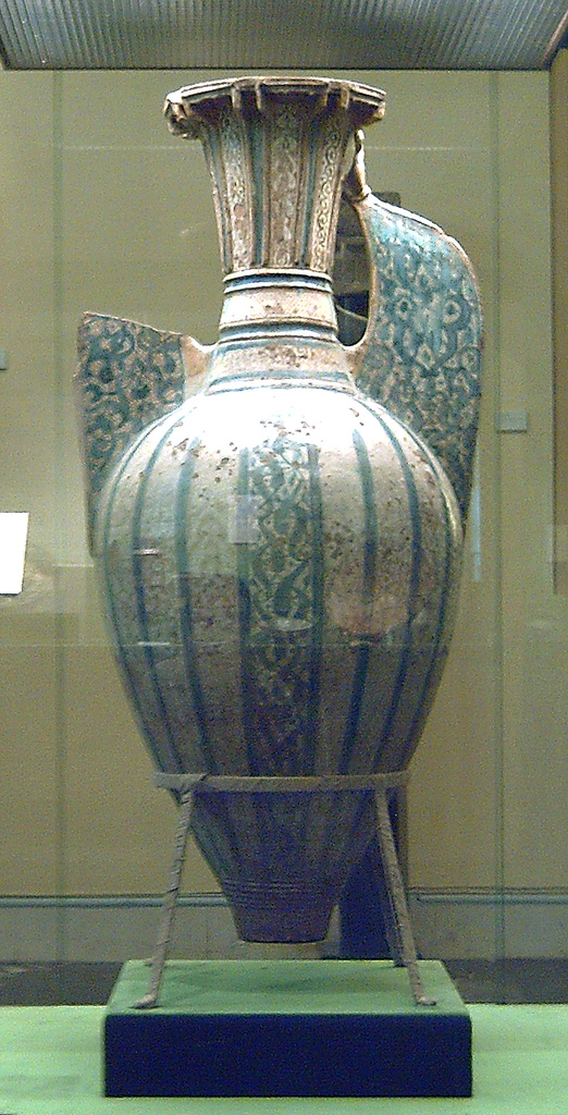 Jarrón_tipo_Alhambra_(M.A.N._Madrid)_01.jpg