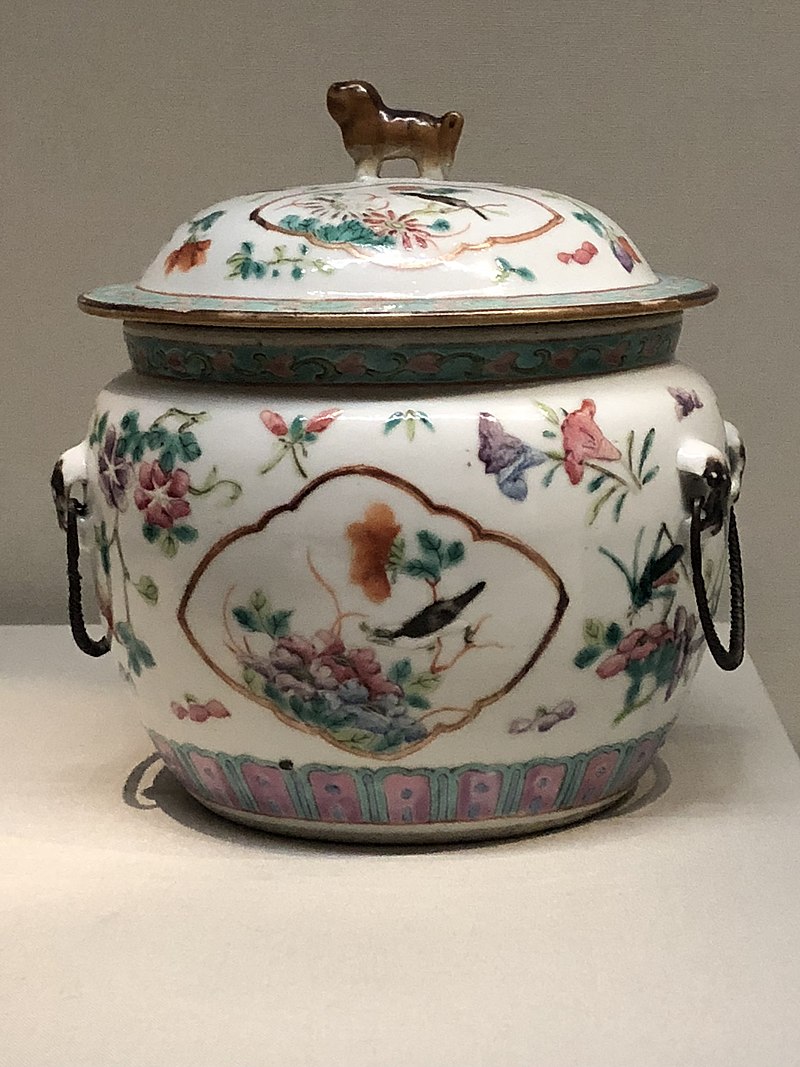 Kamcheng_with_magpies_from_China_Tongzhi_period_1862-1874_.jpg