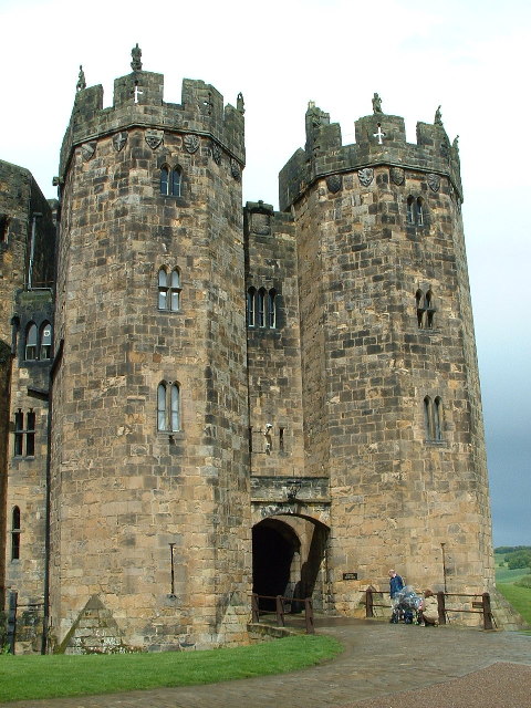 Keep_of_Alnwick_Castle_2.jpg