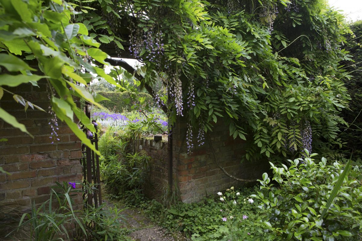 Kent-21863-Goddards-Green-Leigh-Clapp-101530-204п8x1365.jpg
