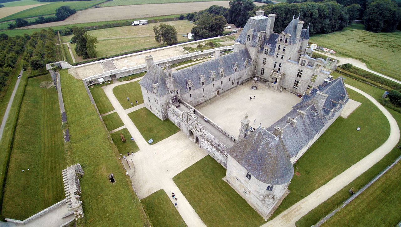 Kerjean_-_La_façade_Est.jpg