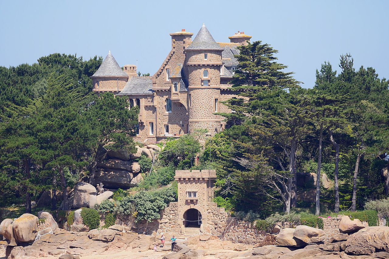 Kostaerez.Chateau.de.Costaeres.Tregastel.jpg