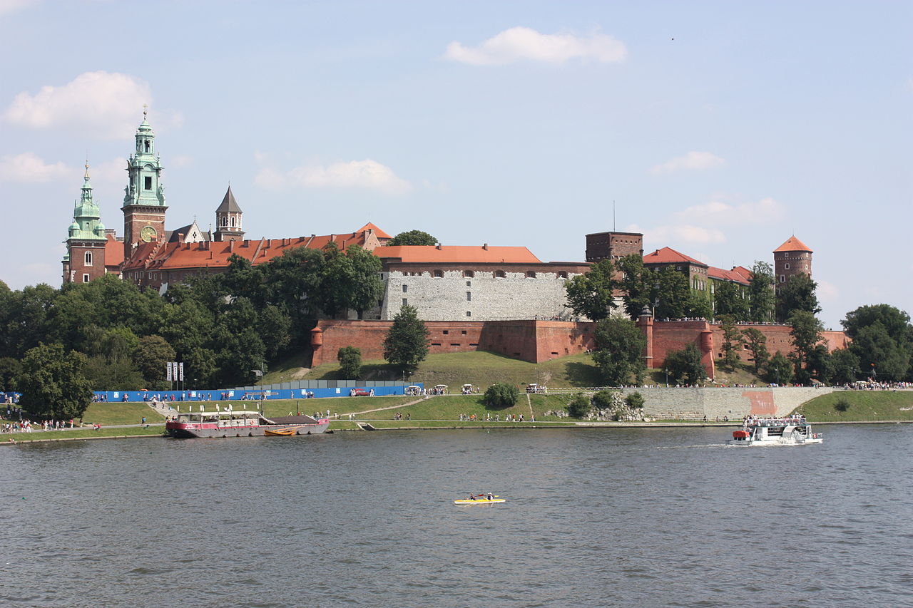 Krakow,_Wawel_Castle_(6381659163).jpg