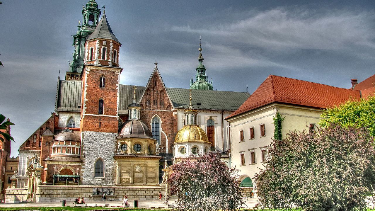 Krakow-PL-(Zamek_Królewski_na_Wawelu-Schloß_Wawel-1)-damir-zg.jpg