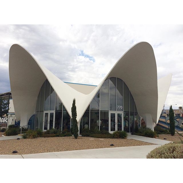 La_Concha_Motel,_Las_Vegas,_Nevada.jpg