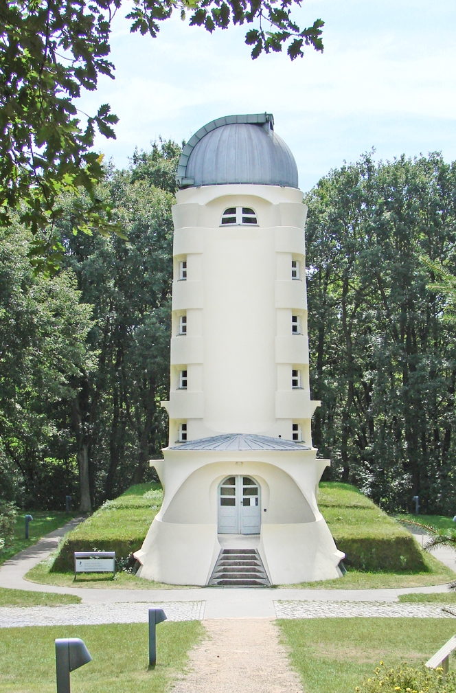 La_tour_Einstein_(Potsdam,_Allemagne)_(9652519967).jpg
