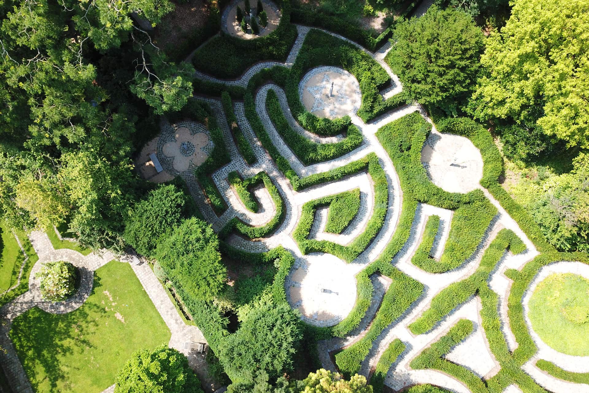 labirinthe-van-buuren-jardin.jpg