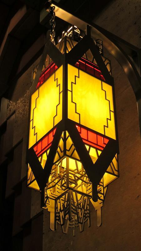 Lamp,_Guardian_Building_elevator_lobby_(8542544587).jpg