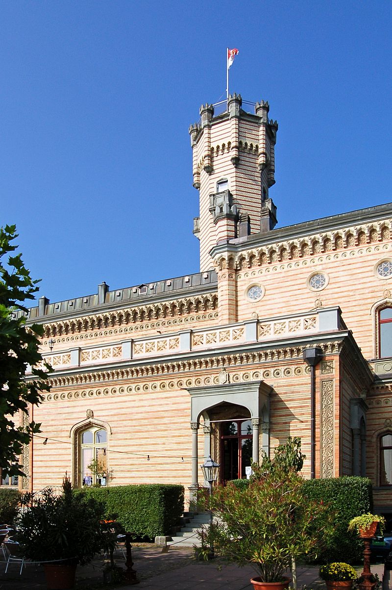 Langenargen_Schloss_Montfort_(9532464026).jpg