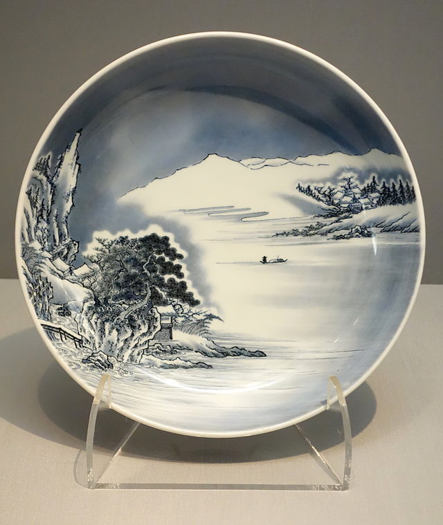 Large_Dish,_Nabeshima_ware,_Edo_period,_18th_century,__DSC05321.JPG
