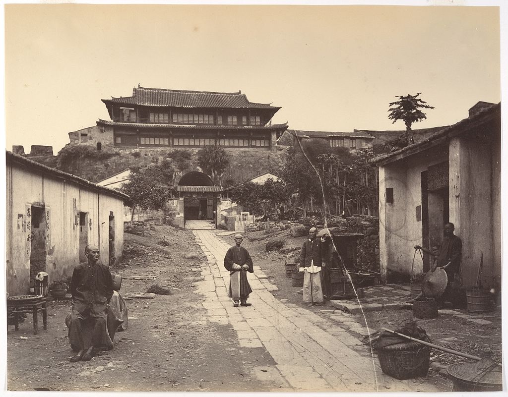 Large_West_Gate_Canton_01.jpg