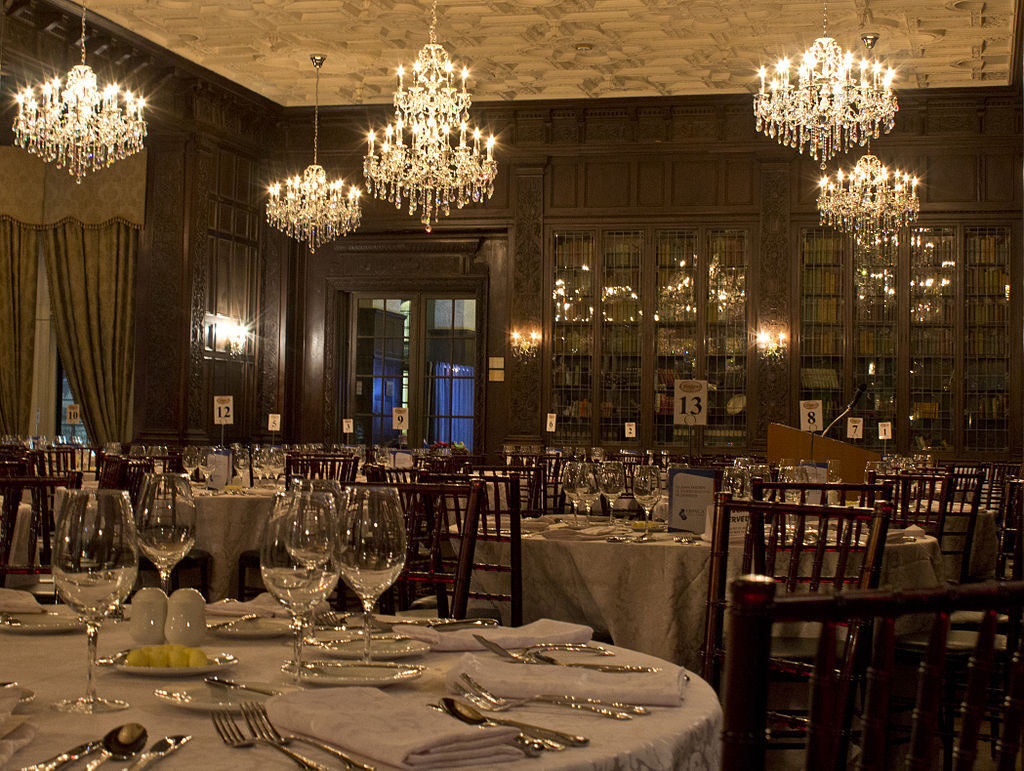 Library_at_Casa_Loma.jpg