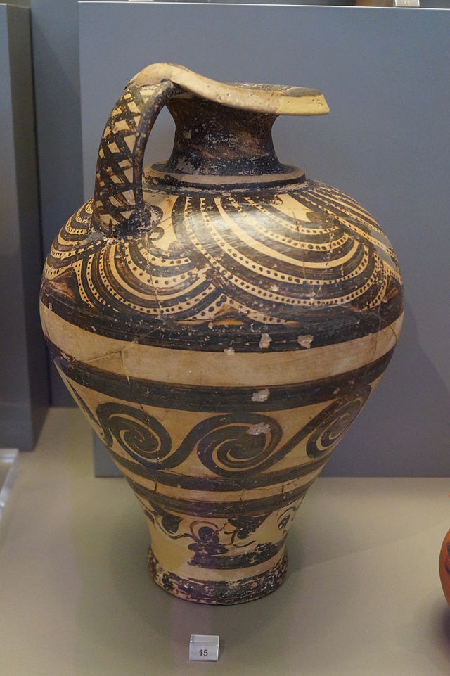 Lustrous_painted_pottery_from_grave_VI_(Grave_Circle_A).JPG