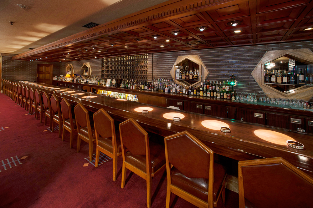 luxury-hotels-tokyo-imperial-hotel-tokyo-old-imperial-bar_lg.jpg
