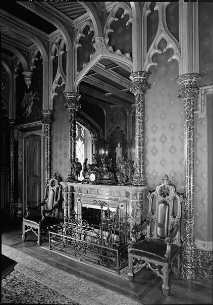 Lyndhurst,_Dining_Room_Fireplace.jpg