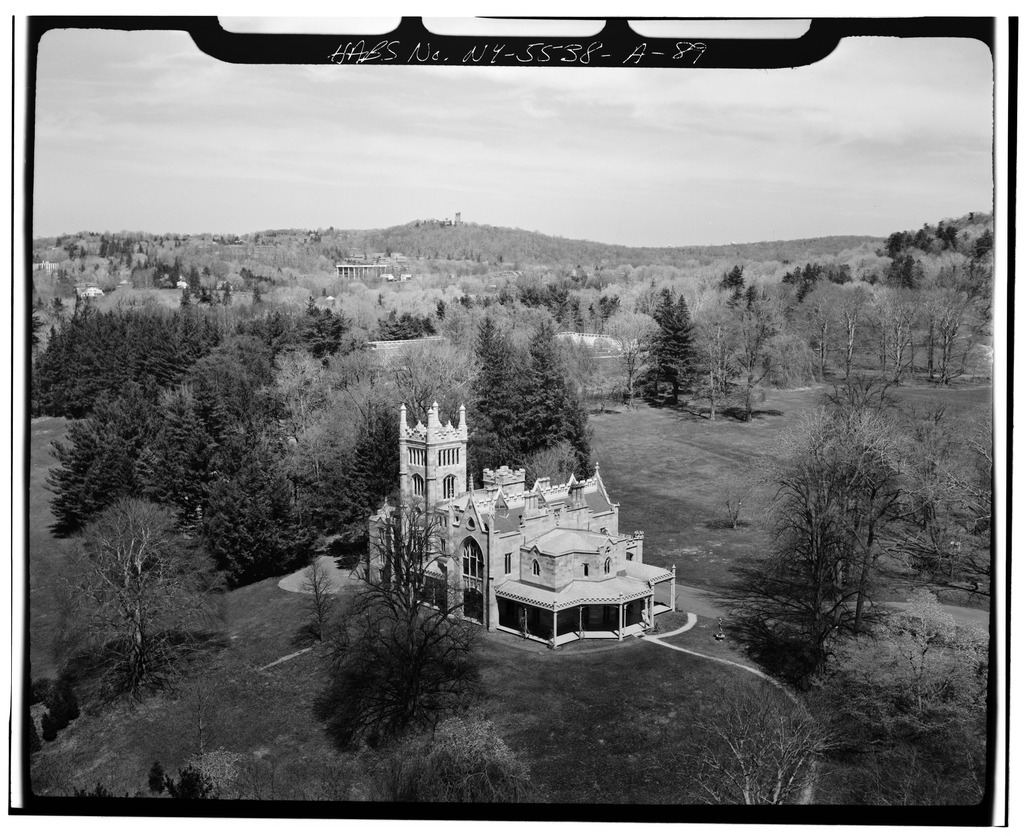 Lyndhurst,_Main_House,.jpg