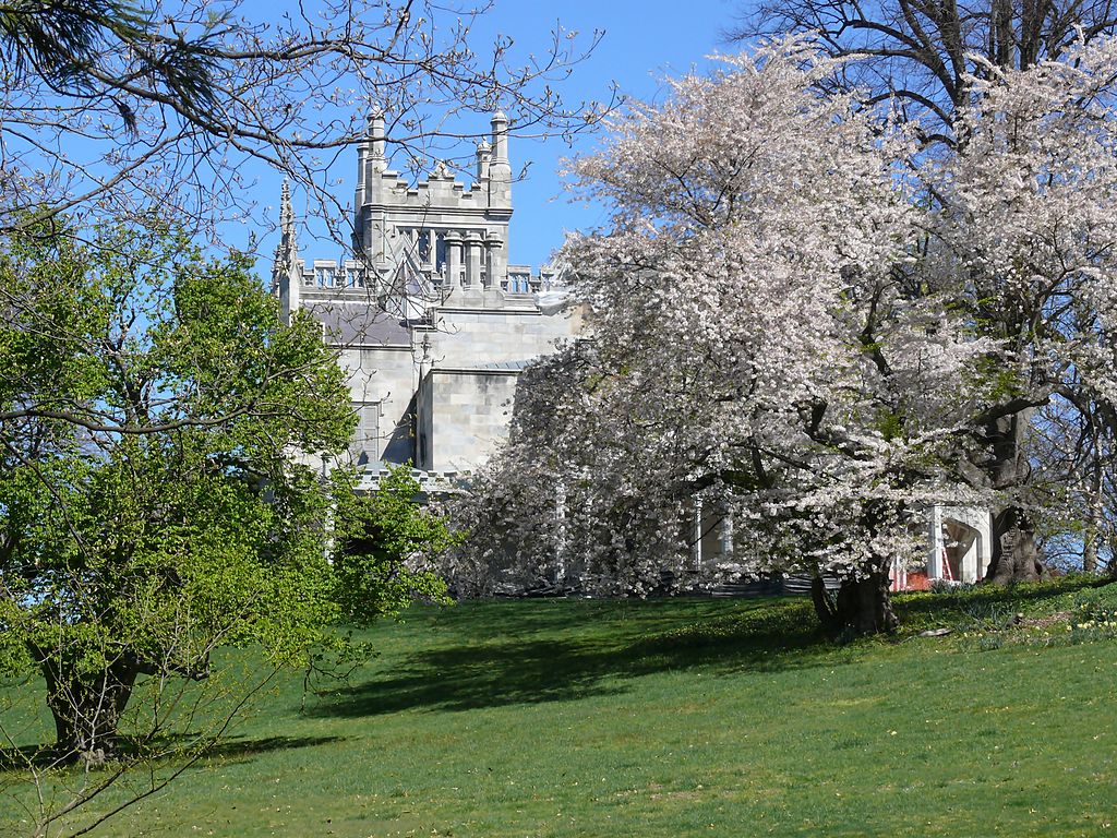 Lyndhurst_Mansion_02.JPG
