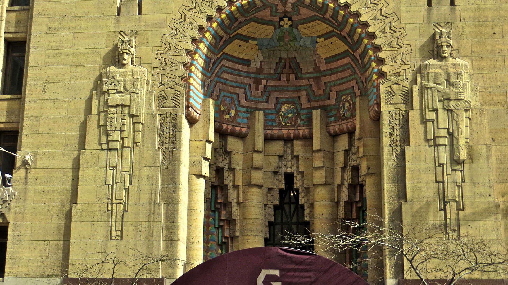 Main_entrance_to_the_Guardian_Building_(8542541413).jpg