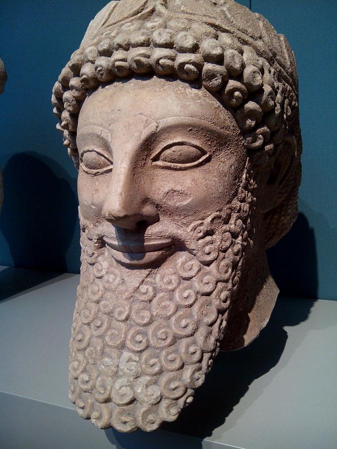 Male_worshipper,_500-480_BC,_British_Museum,_London,_UK,_2015.jpg