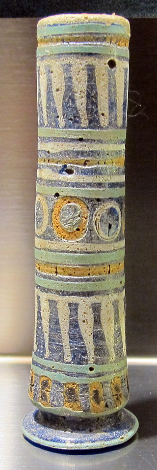 Manifattura_fenicia_o_rodia,_unguentario_in_paste_vitree,_450-250_ac._ca._01.JPG