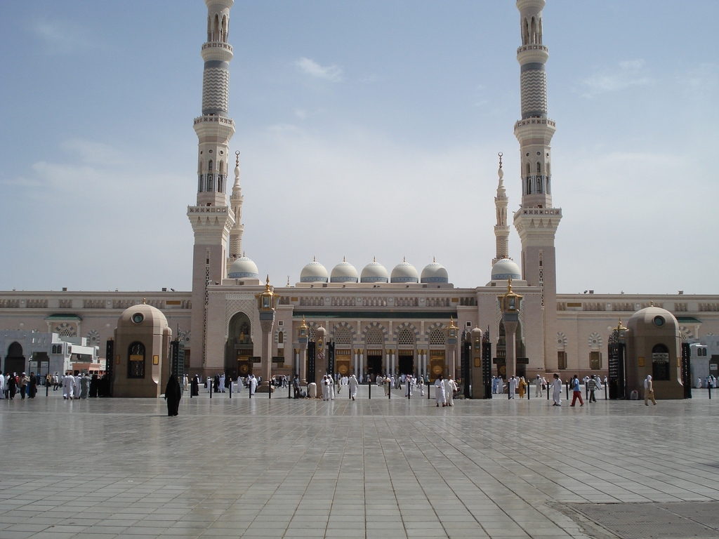 Masjid Al Nabawi in Madinah - Saudi Arabia (front).jpg