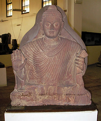 Mathura_SeatedBuddha2.jpg