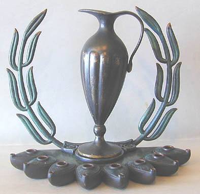 Maurice_Ascalon_Menorah_Pal-Bell.jpg