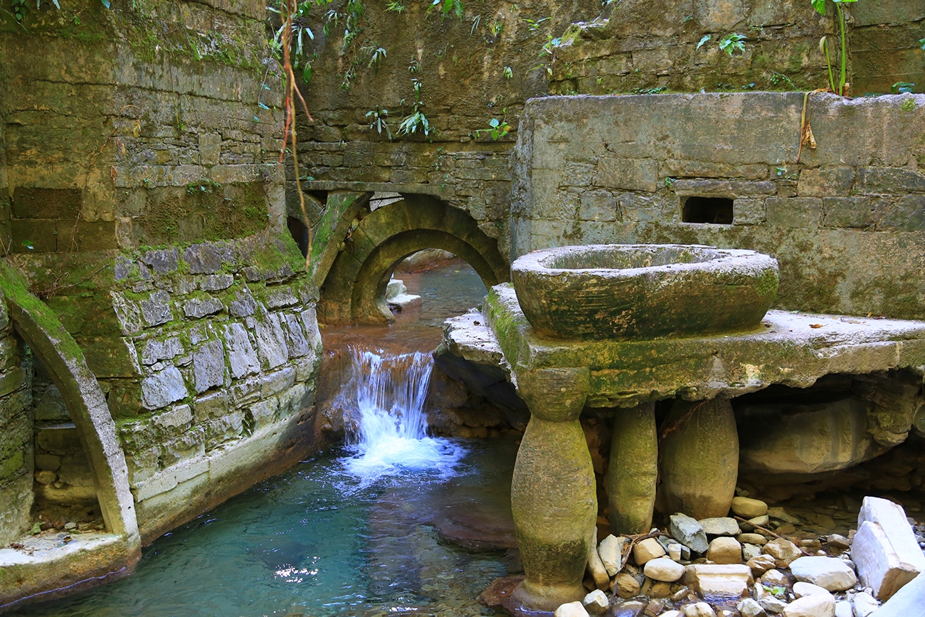 mexicomainlandlaspozasedwardjameshousewaterpoolsandstructures.jpg