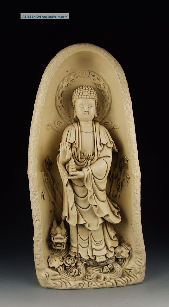 ming_dynasty_elephant___tooth___white_dehua_porcelain_sakyamuni_statue_made_by_he___ch_1_lgw.jpg