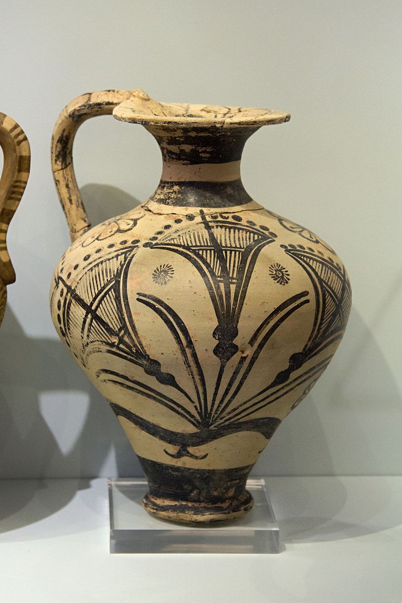 Minoan_jug,_papyrus_flowersy,_Palaikastro,_1500-1450_BC,_AMH,_145071.jpg