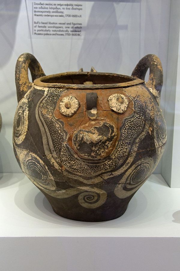 Minoan_vessel_with_relief_of_bull,_Crete,_1700-1450_BC,_AMH,_145028.jpg