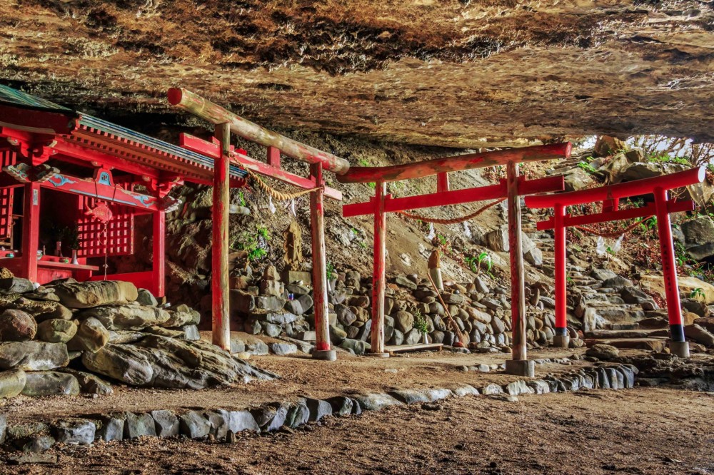 miyazaki-an-adventure-to-udo-s-cave-shrine-107466.jpg