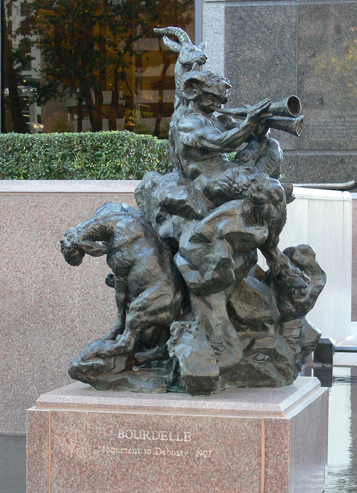 MonumenttoDebussy-vi.jpg