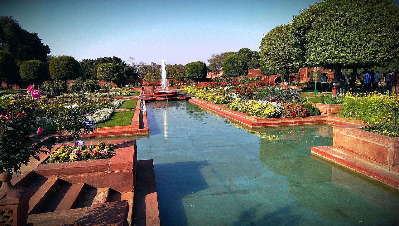 Mughal_gardens_fountain_.jpg