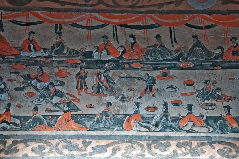 Mural_Painting_of_a_Banquet_Scene_from_Han_Tomb_in_Tahut'ing.jpg