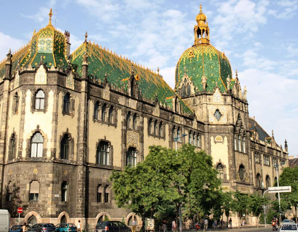 Museum_of_Applied_Arts_(Budapest).jpg