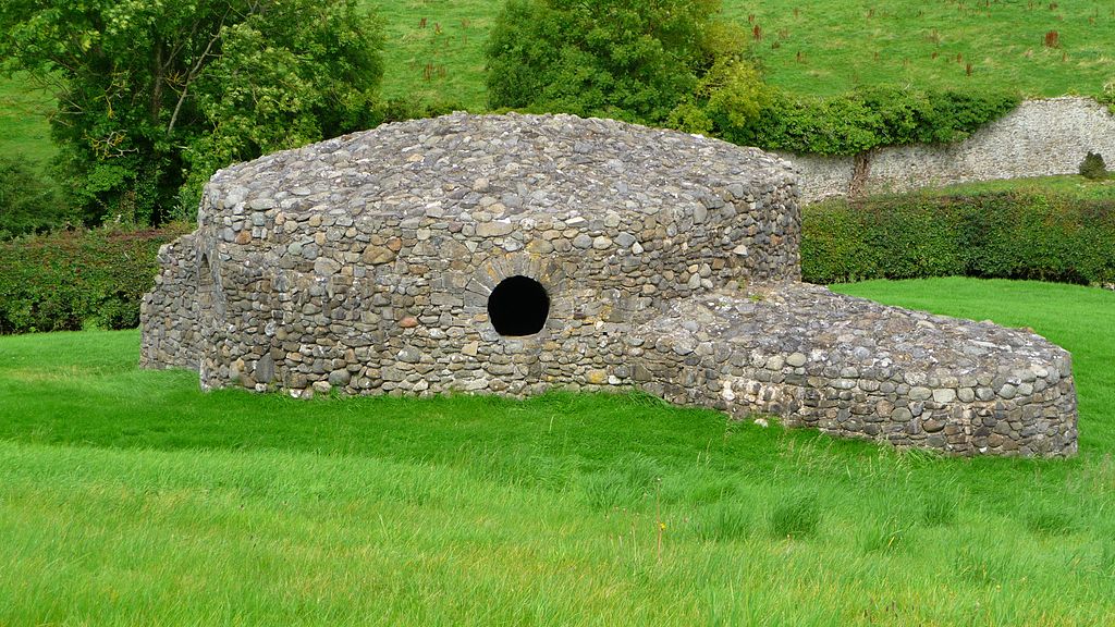 Newgrange.jpg