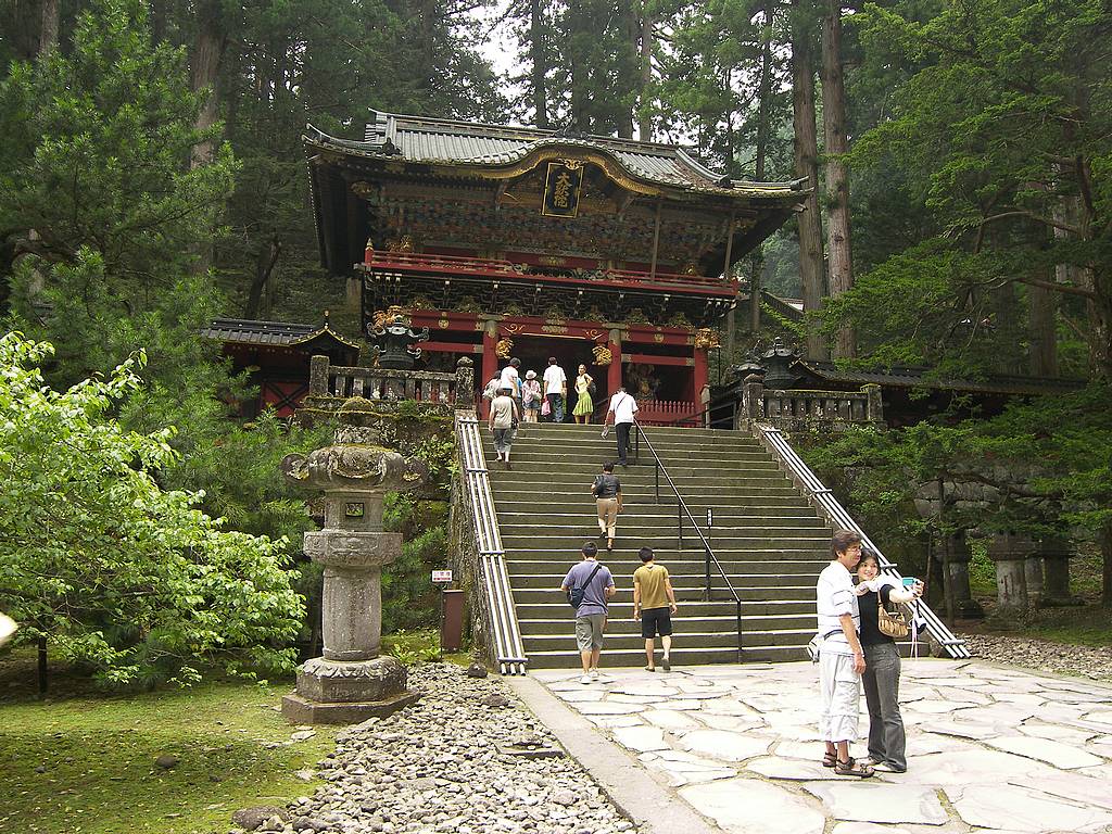 Nikko-Futurasan-Shrine-stairs.jpg