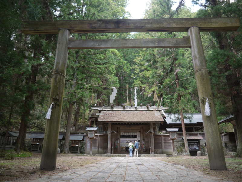 Nishina_shinmeigu_-_panoramio.jpg