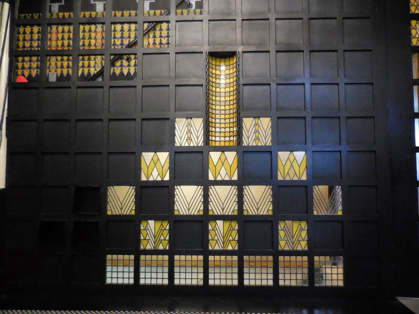 Northampton, 78 Derngate (Charles Rennie Mackintosh 1917) (13).jpg