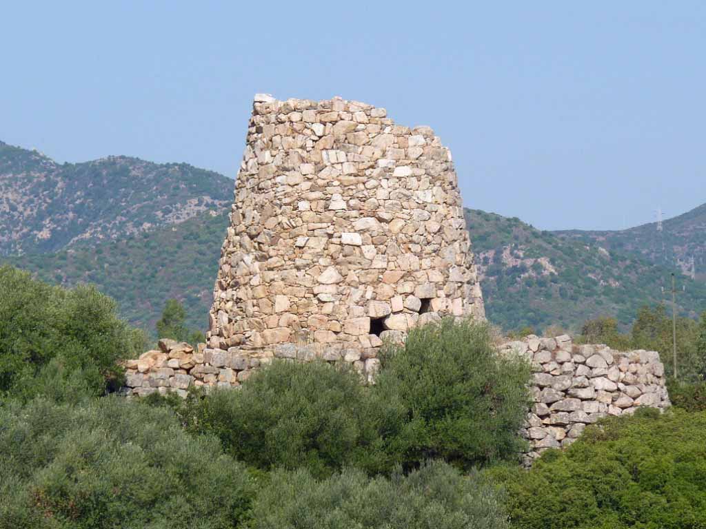 Nuraghi-Sardegna-Italy.jpg