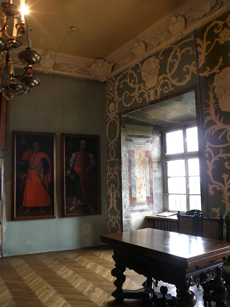 Olesko_Castle_-_MONUMENT_OF_POLISH_HISTORY_-_panoramio_-_MARELBU.jpg
