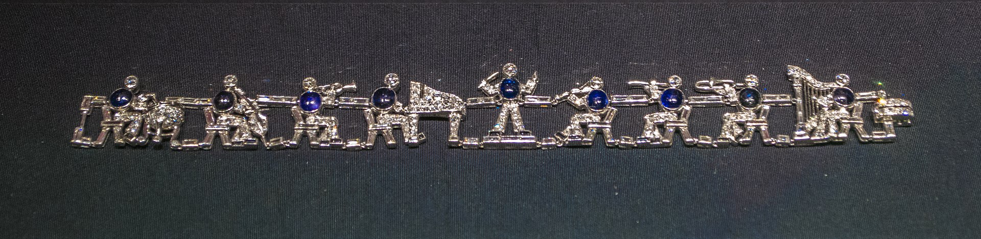 Orchestra_bracelet_(39674308801).jpg