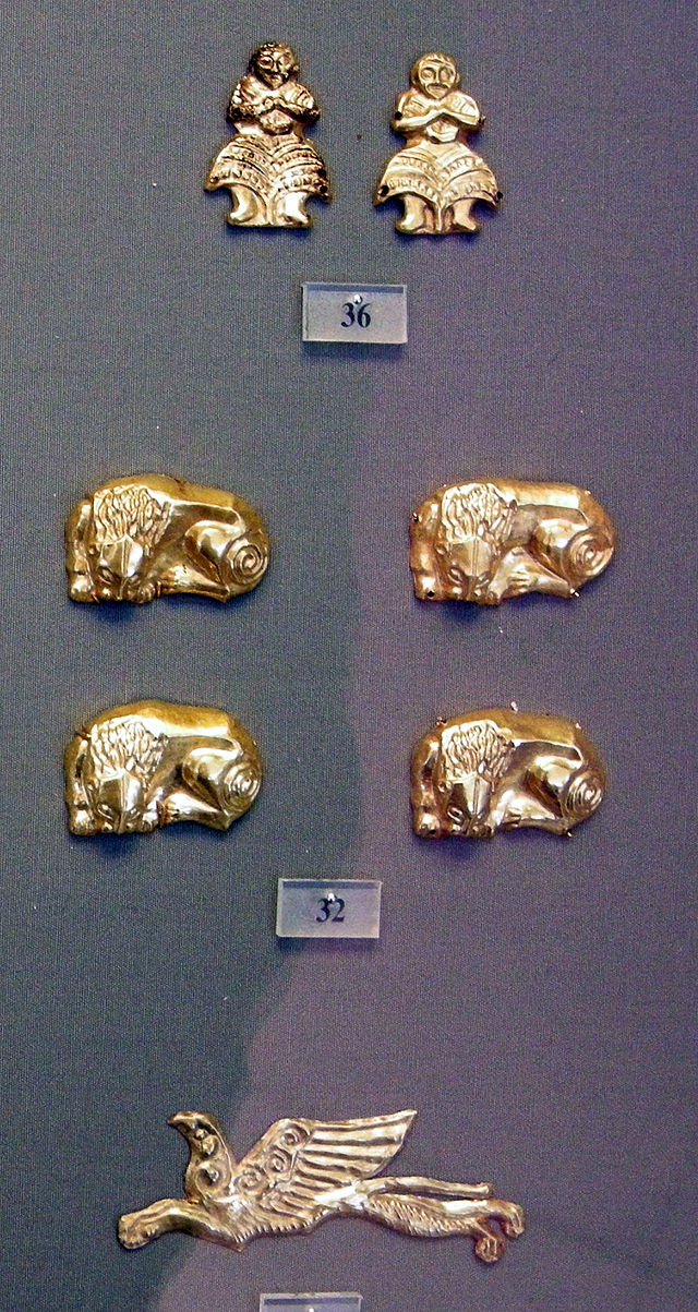 Oreficeria_funebre_micenea,_XVI_sec._ac.,_elementi_decorativi_d\'oro_14.jpg