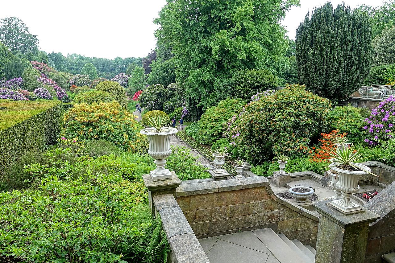 Overview_-_Biddulph_Grange_Garden_-_Staffordshire,_England_-_DSC09092.jpg