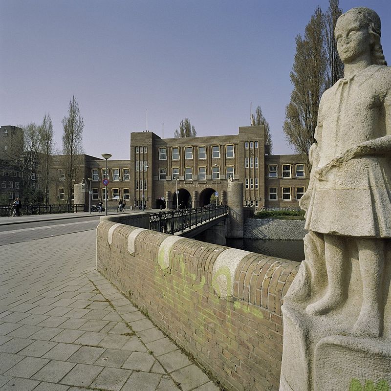 Overzicht_op_het_lyceum_gezien_vanaf_Olympiaplein_-_Amsterdam_-_20409322_-_RCE.jpg